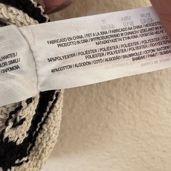 Primark Knit Striped Cream Black Cropped V Neck Tank Size Medium - Picture 5 of 6